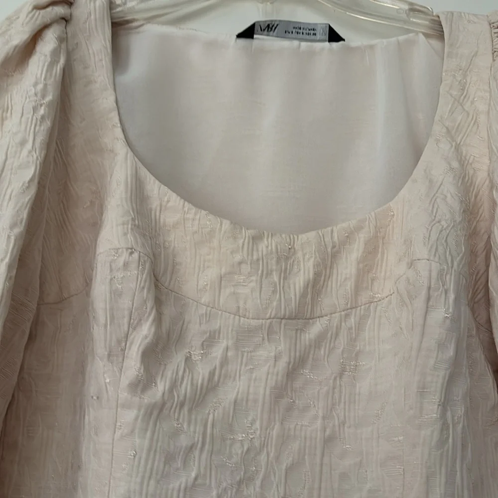 Zara Cream Textured Crinkle Sweetheart Puff Sleeve Blouse Sz S NWOT